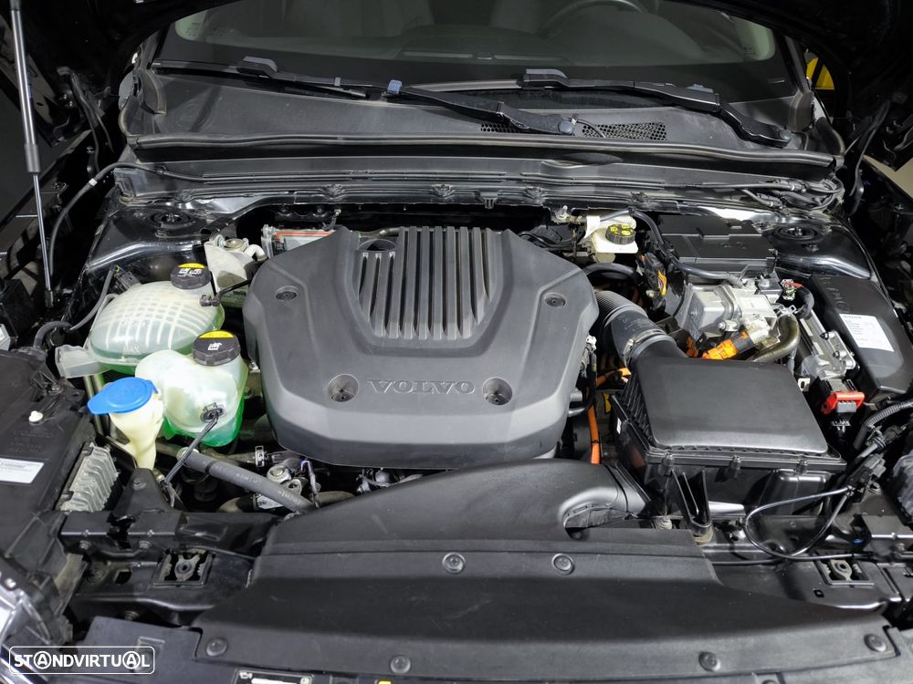 Volvo XC 40 1.5 T5 PHEV Momentum Plus - 24