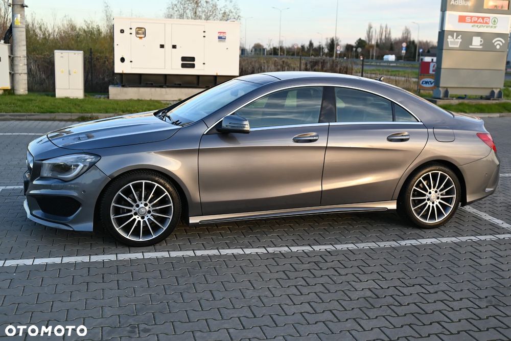 Mercedes-Benz CLA 200 7G-DCT AMG Line - 9