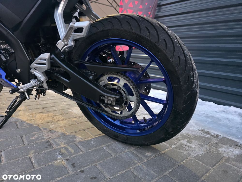 Yamaha YZF - 32