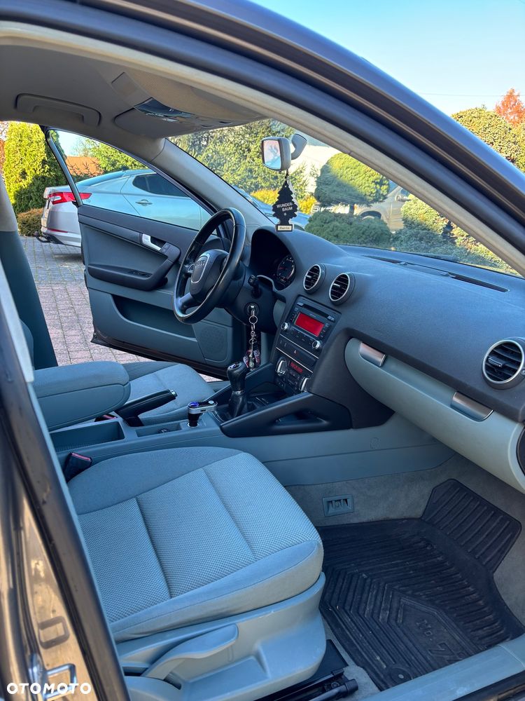 Audi A3 Sportback 1.2 TFSI Attraction - 8