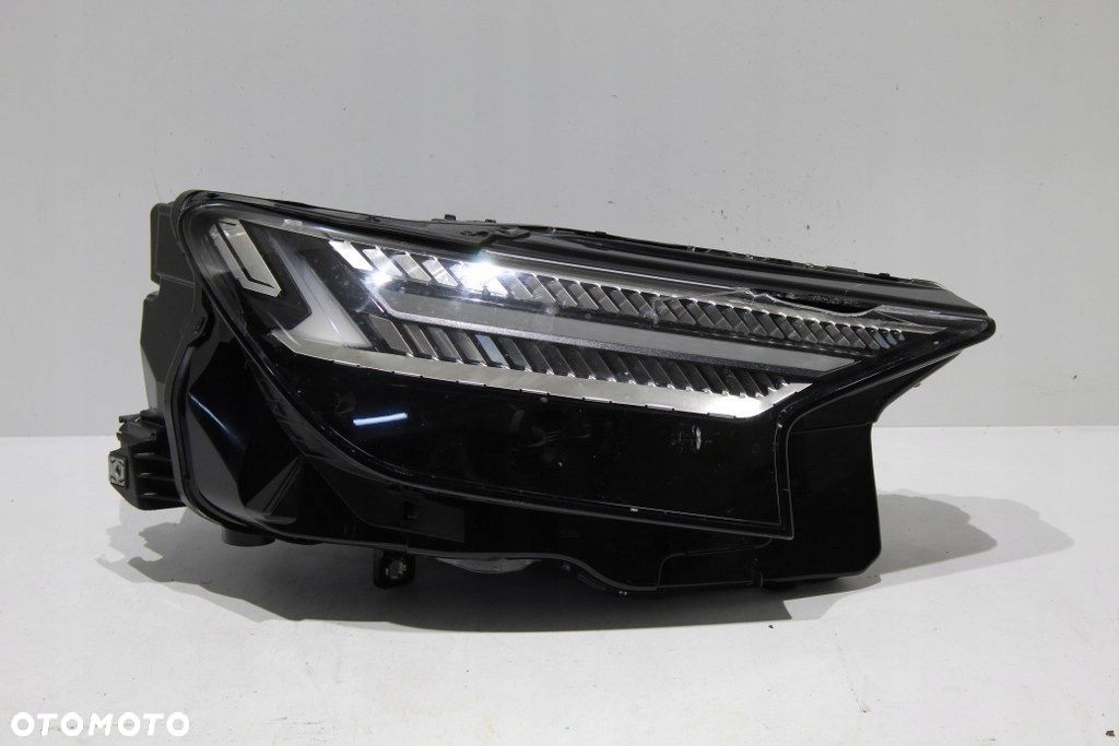 Audi Q4 89A E-tron Full Led Prawy Lampa Przód Prawa Uszkodzona - 1