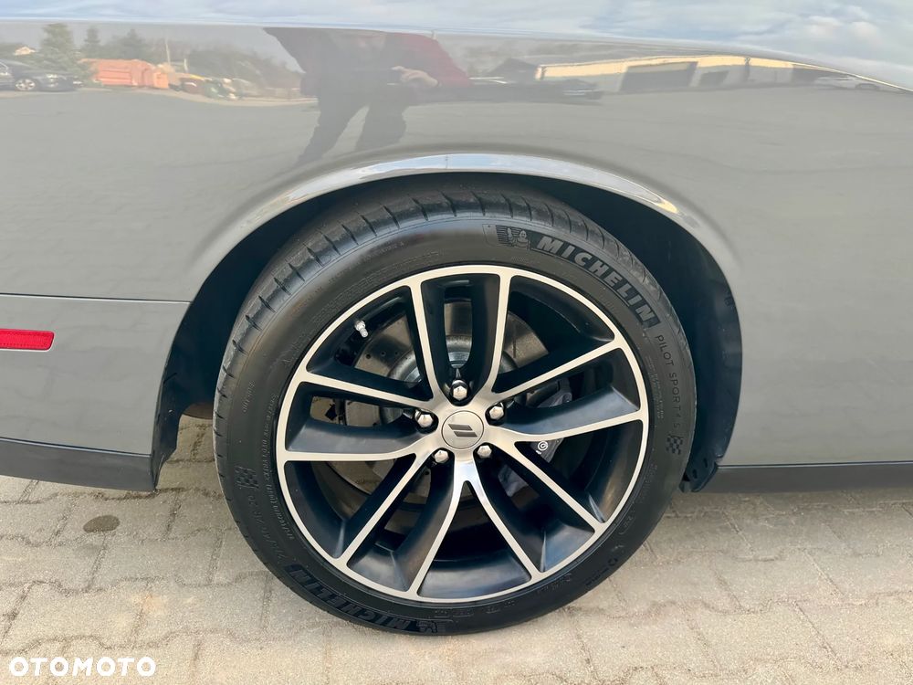 Dodge Challenger Automatik 392 Hemi Scat Pack Shaker - 18