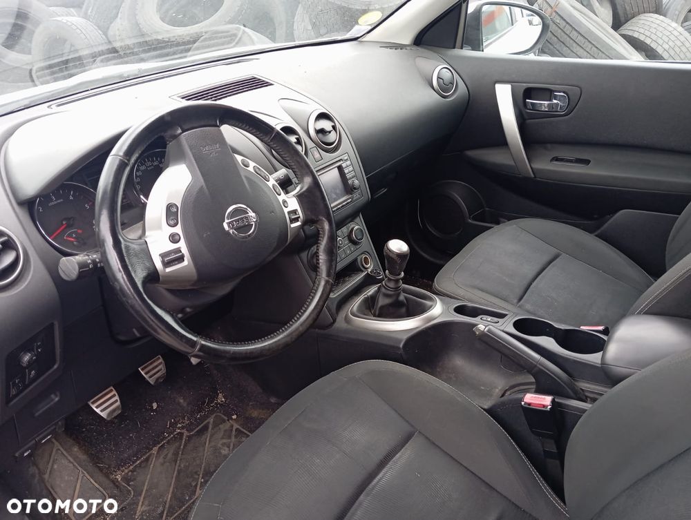 Nissan Qashqai 1.5 dCi 360 - 6