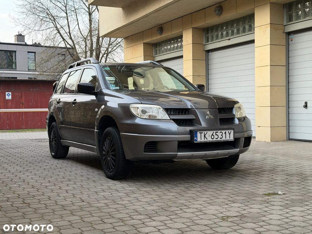 Mitsubishi Outlander 2.0 2WD Invite - 3