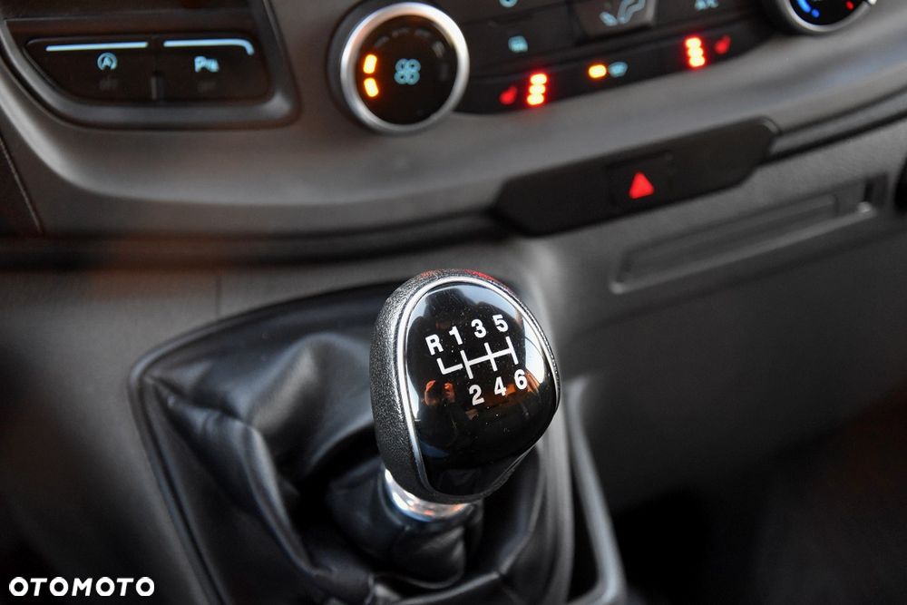 Ford TRANSIT CUSTOM 300 L2H1 - 29