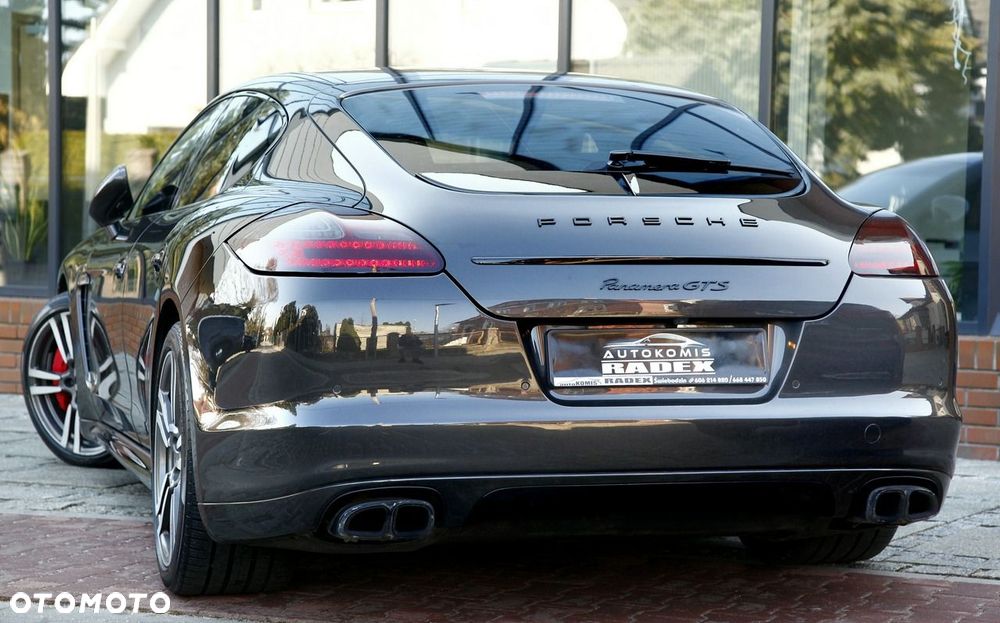 Porsche Panamera GTS PDK - 25