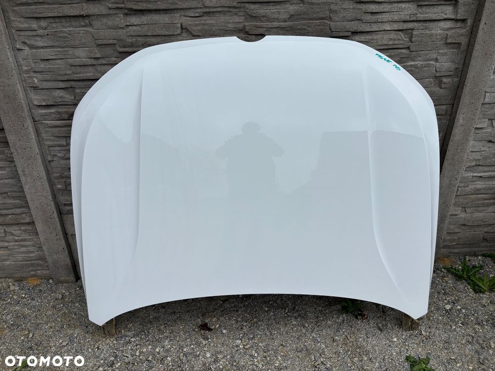 VW Passat  B9 3J0 2023 - Maska silnika - 2