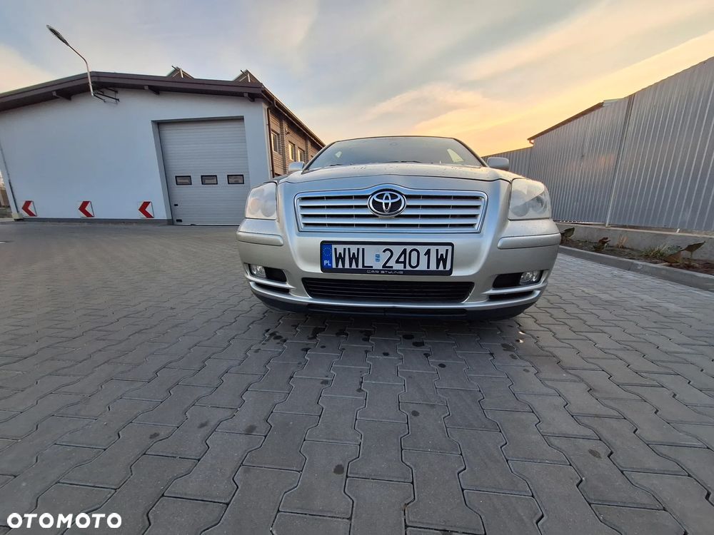 Toyota Avensis 1.8 VVT-i Sol - 2