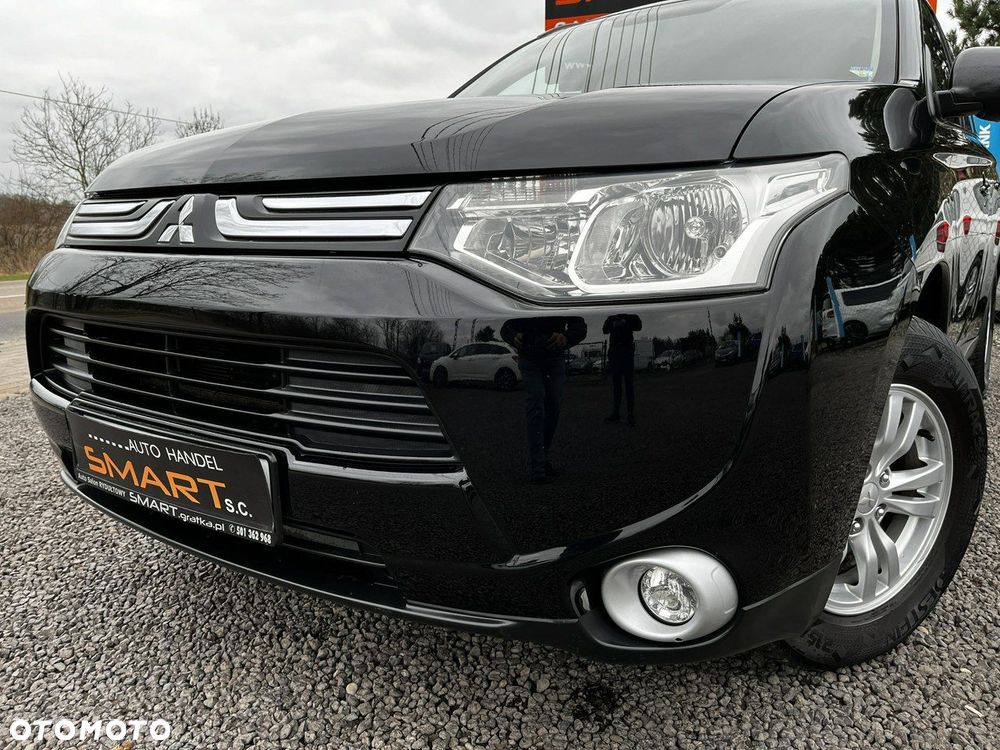 Mitsubishi Outlander 2.0 Instyle + 4WD CVT - 9