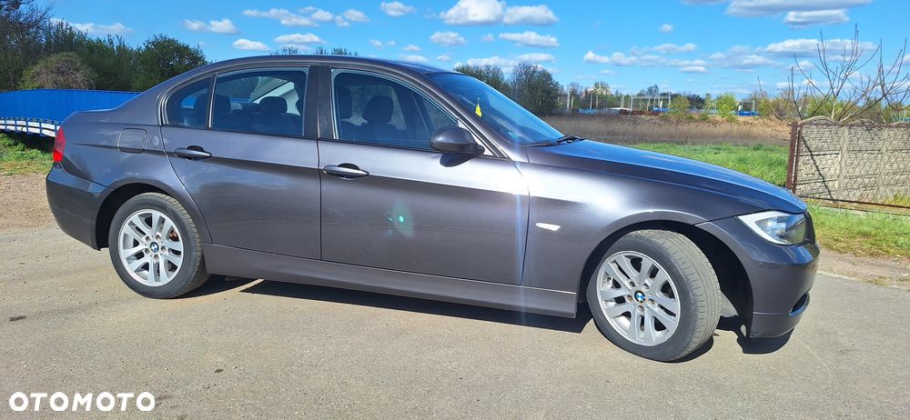 BMW Seria 3 ver-318d-dpf - 18