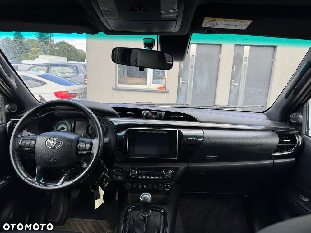 Toyota Hilux - 10