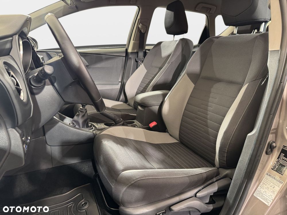 Toyota Auris - 14
