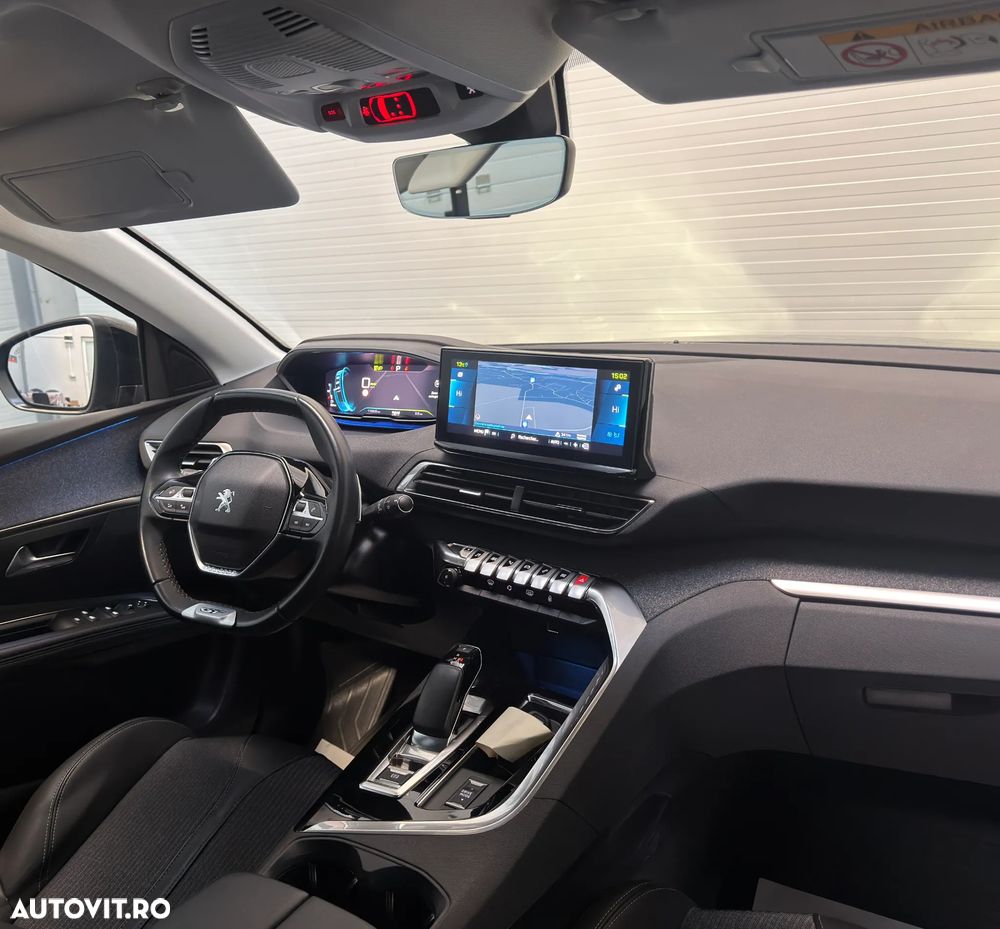 Peugeot 3008 Plug-In Hybrid 225 e-EAT8 GT - 8