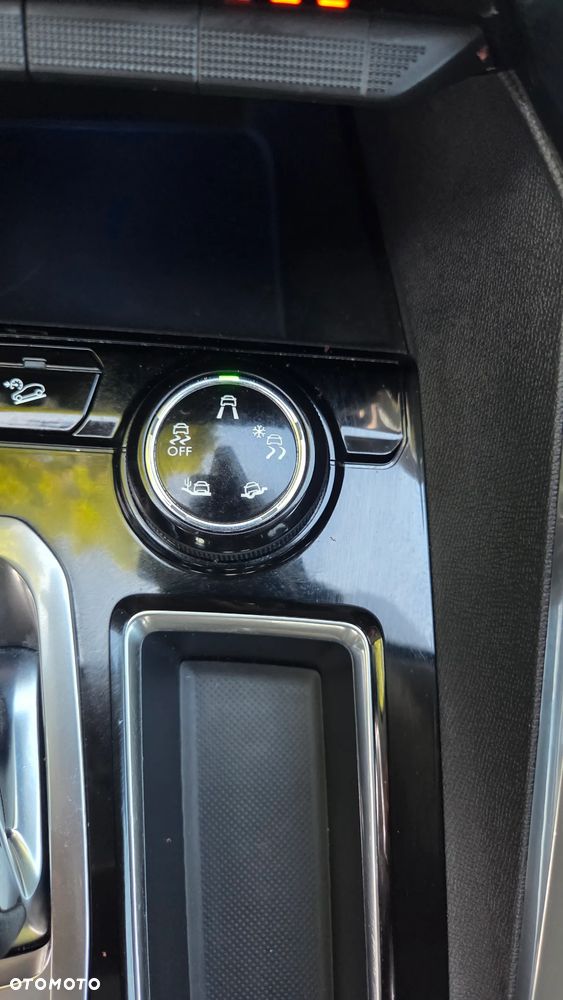 Peugeot 3008 BlueHDi 130 Stop & Start EAT8 Crossway - 17