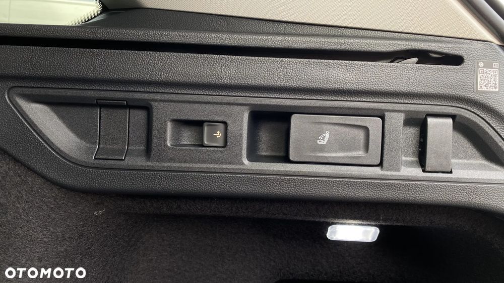 Volkswagen Passat 2.0 TSI Style DSG - 28