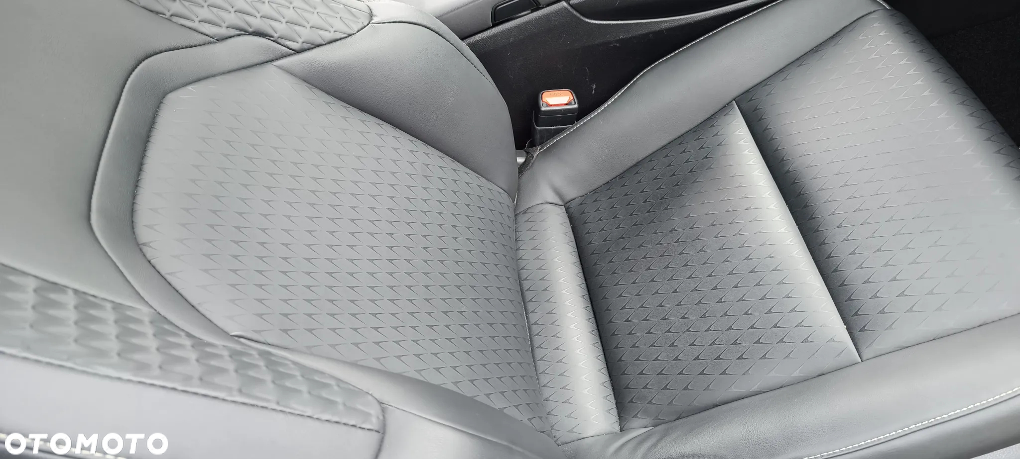 Lexus UX 250h GPF F Impression 2WD - 23