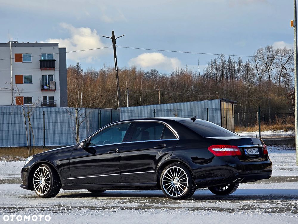 Mercedes-Benz Klasa E 200 CGI BlueEFFICIENCY 7G-TRONIC Avantgarde - 2