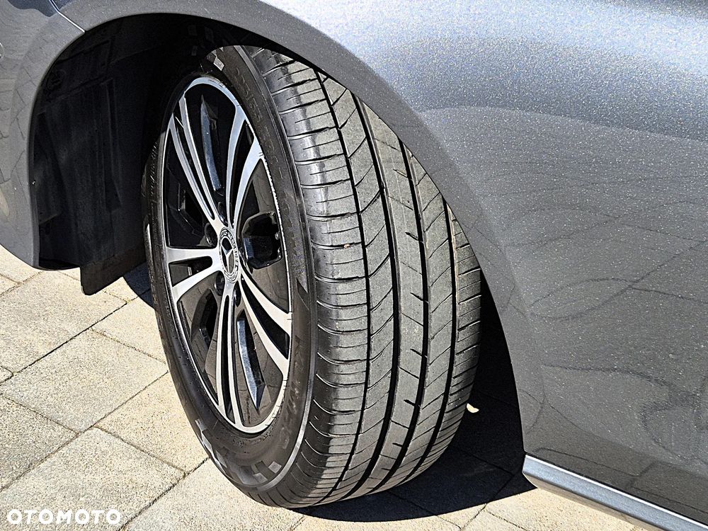 Mercedes-Benz Klasa E 220 d 4-Matic Avantgarde - 22