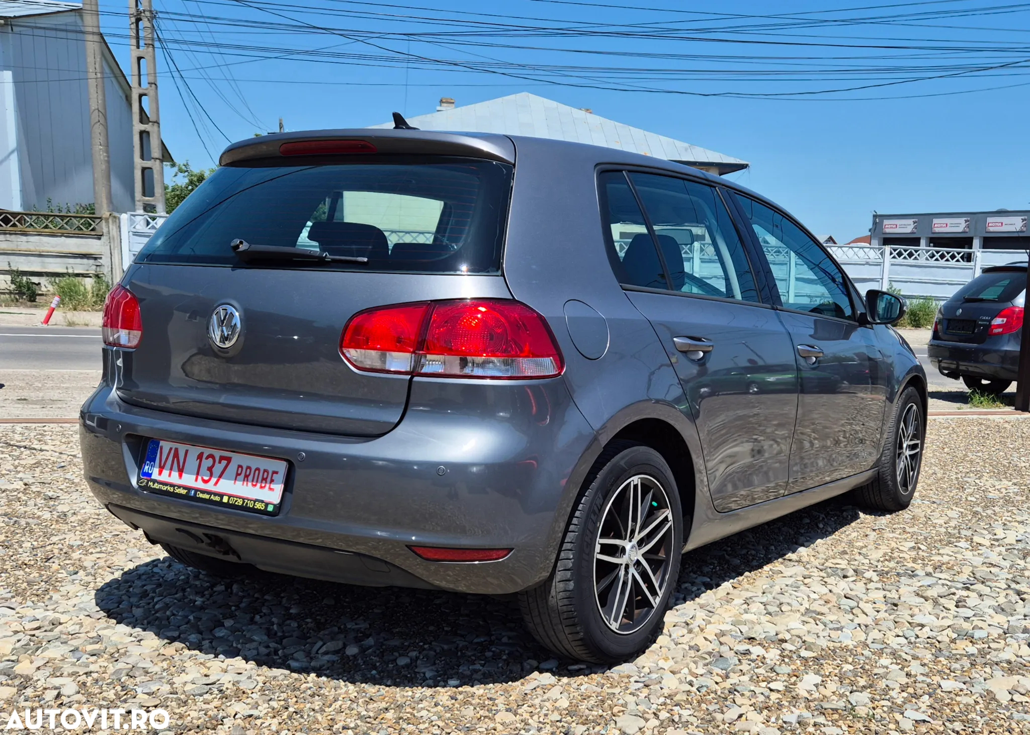Volkswagen Golf 1.6 TDI BlueMotion Technology Comfortline - 6