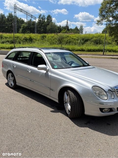 Mercedes-Benz Klasa E 320 CDI 4-Matic T Elegance - 4