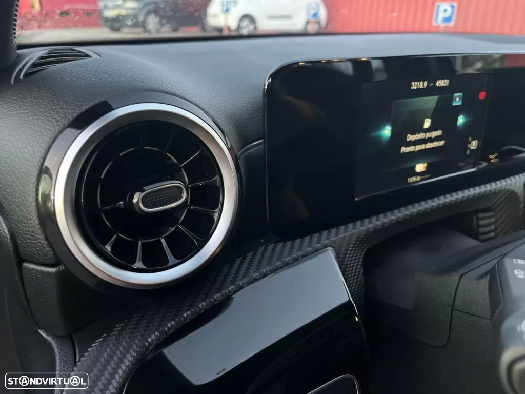 Mercedes-Benz A 250 e - 21