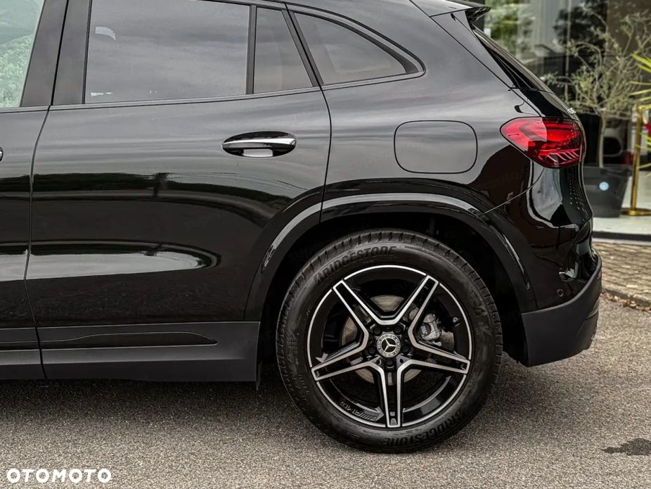 Mercedes-Benz GLA - 10