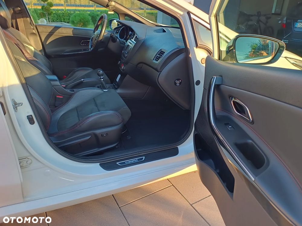 Kia Ceed 1.6 T-GDI GT L - 9
