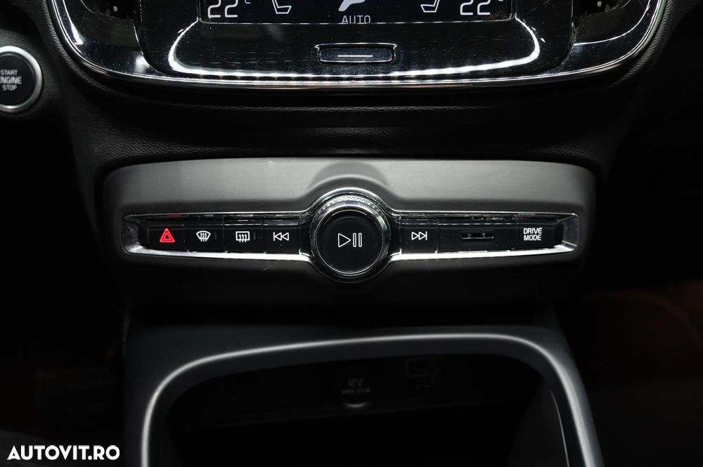 Volvo XC 40 Recharge T4 Twin Engine AT7 Inscription Expression - 16