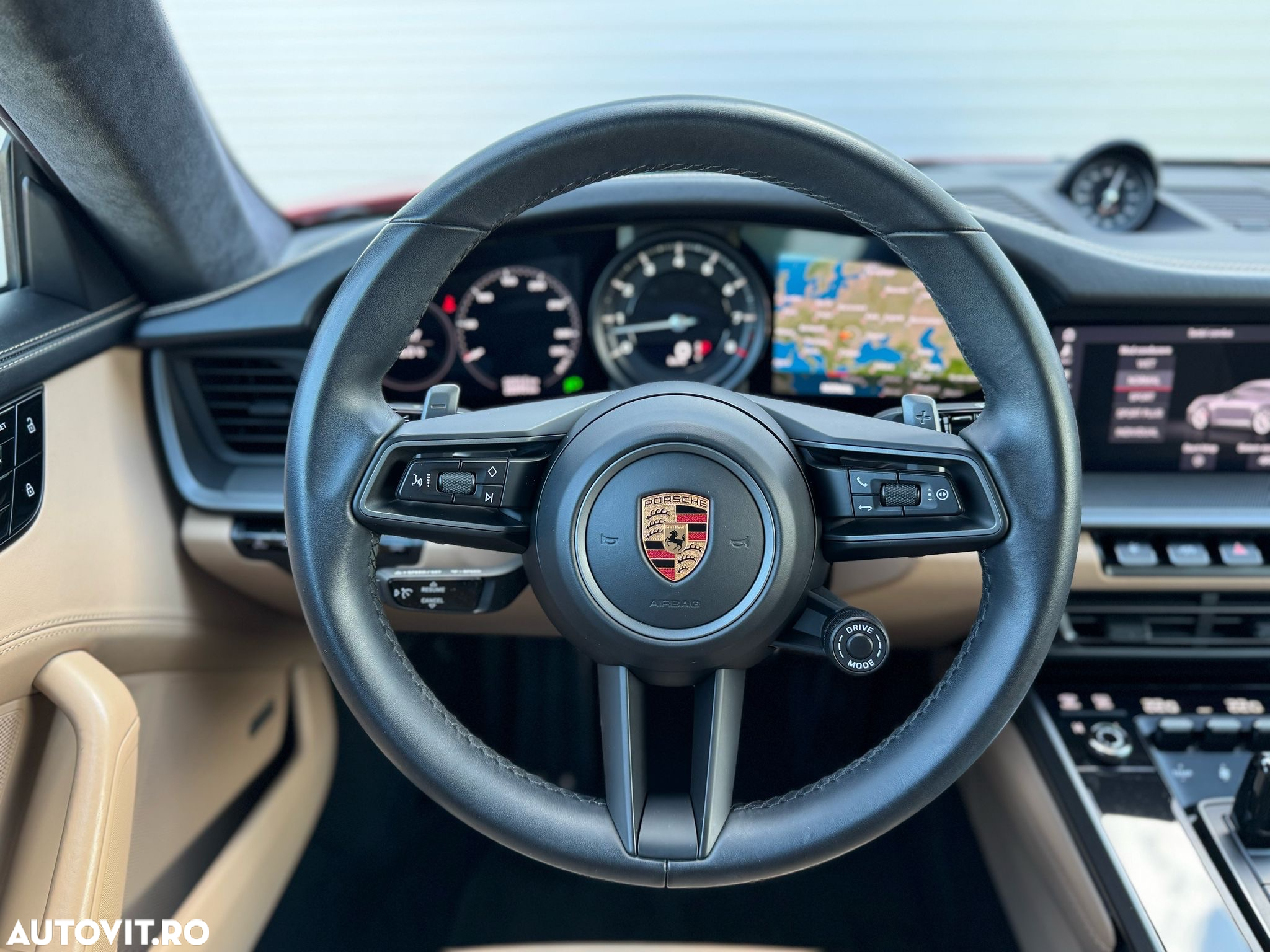 Porsche 911 Carrera 4S - 28