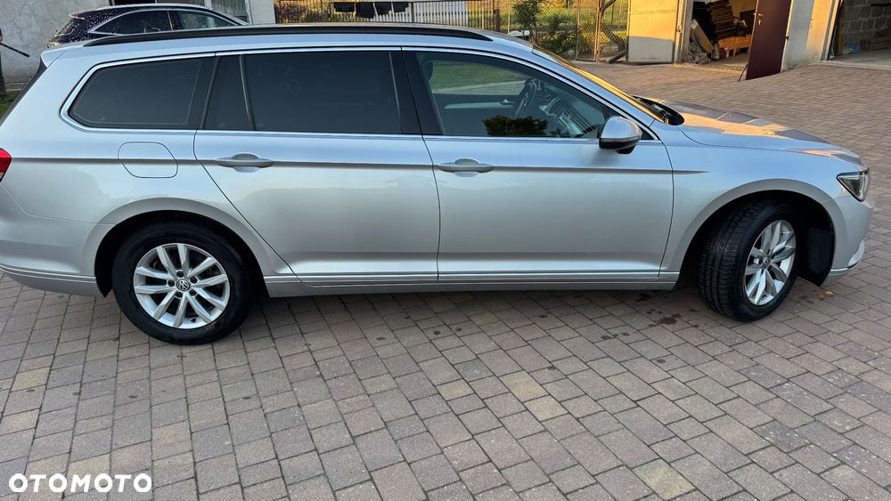 Volkswagen Passat 2.0 TDI SCR DSG Comfortline - 3