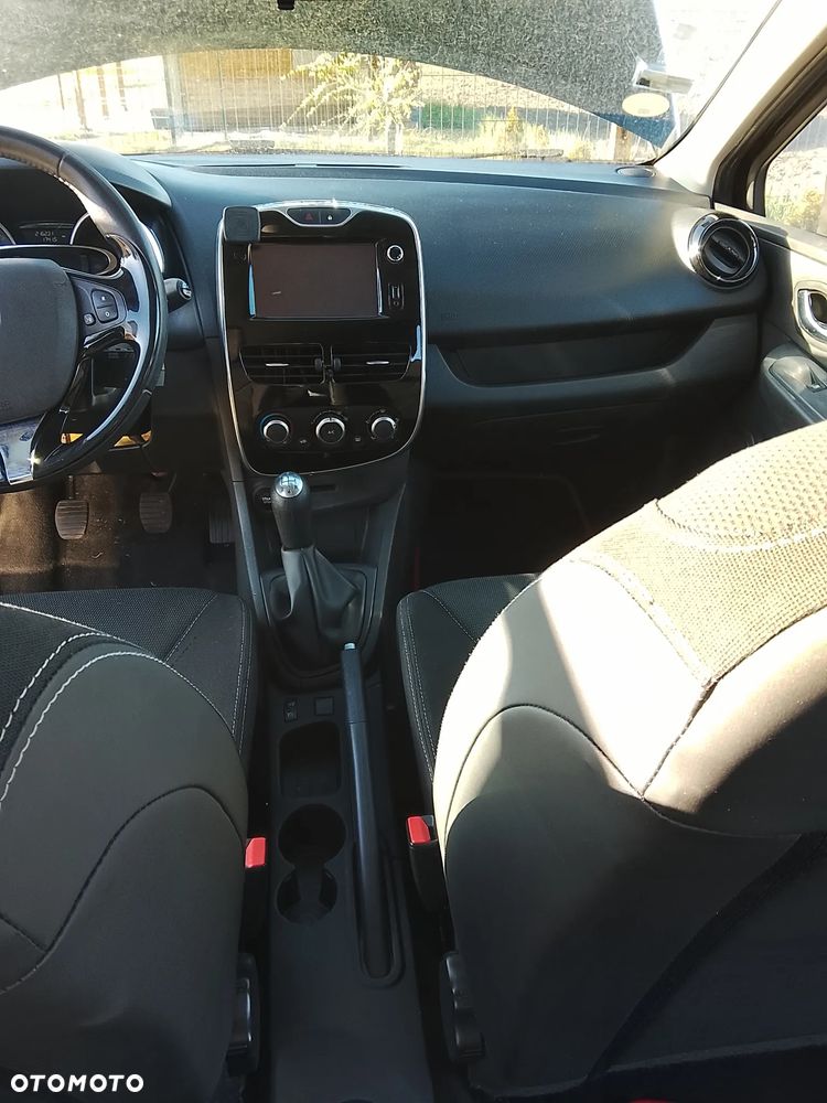 Renault Clio - 10