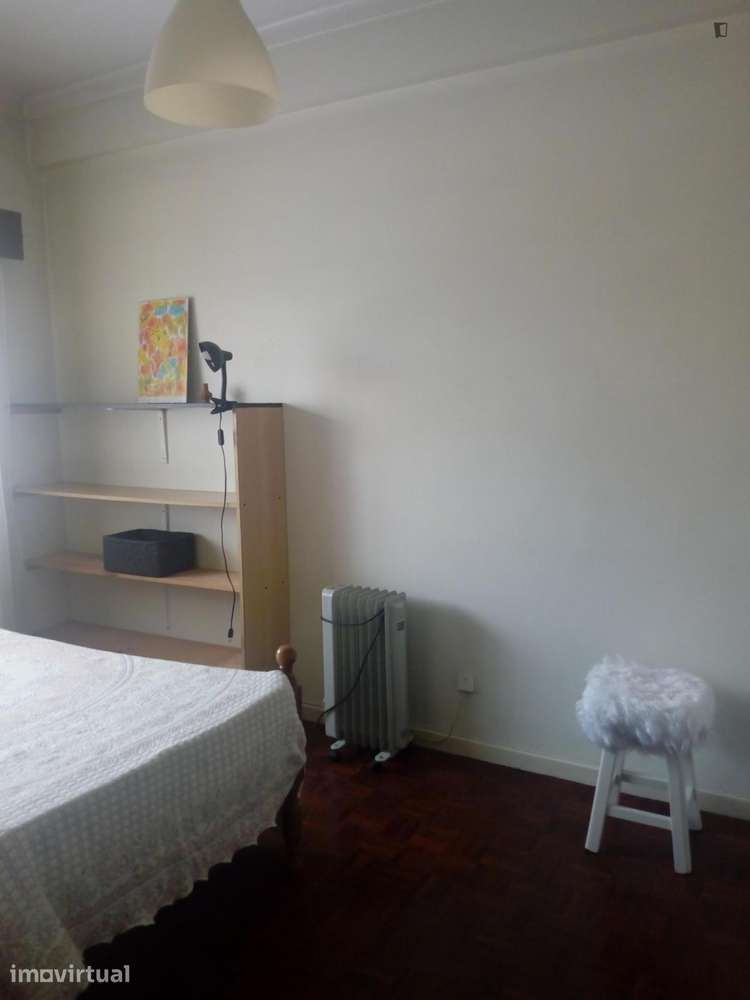 Quarto - localizado em Arregaça Coimbra - Grande imagem: 5/18