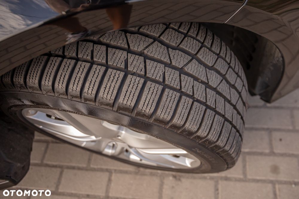 Mercedes-Benz Klasa E 250 BlueEFFICIENCY 7G-TRONIC Avantgarde - 38