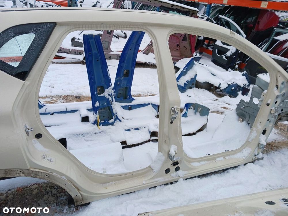 PRÓG PRAWY RENAULT CAPTUR 2014 ROK - 1