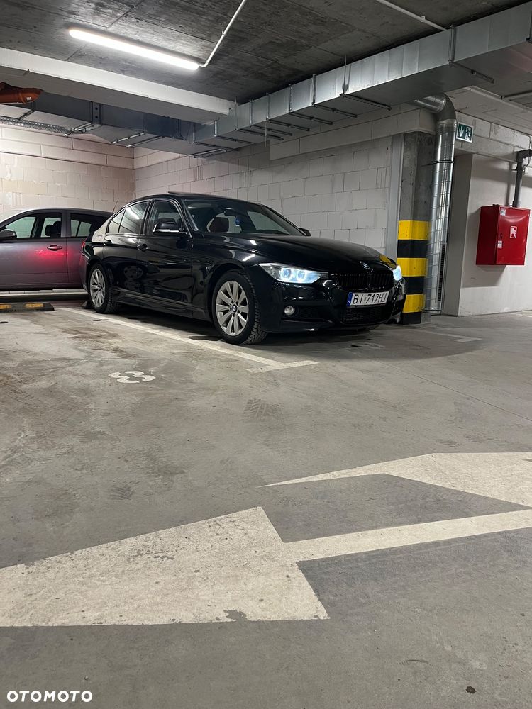BMW Seria 3 328i xDrive - 16