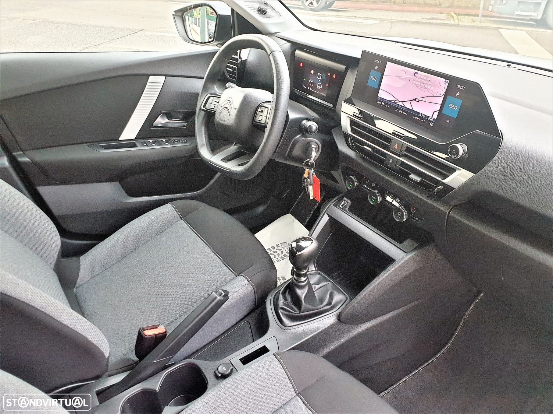Citroën C4 BlueHDi 110 Stop&Start FEEL PACK - 32
