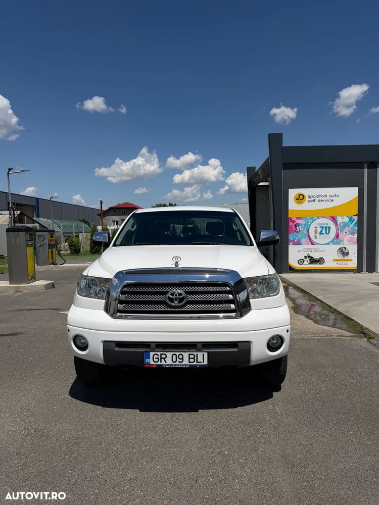 Toyota Tundra - 1