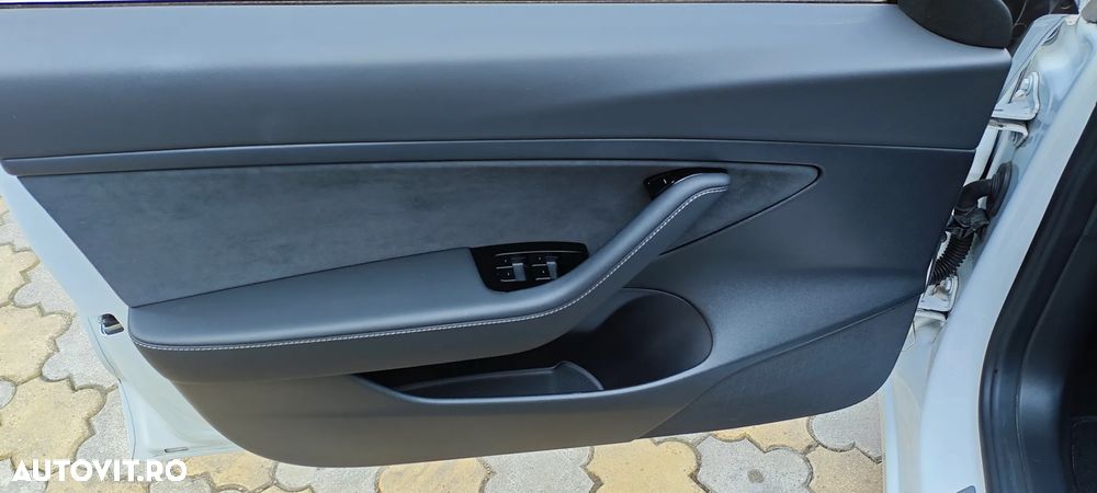 Tesla Model 3 Standard Reichweite Plus Hinterradantrieb - 23