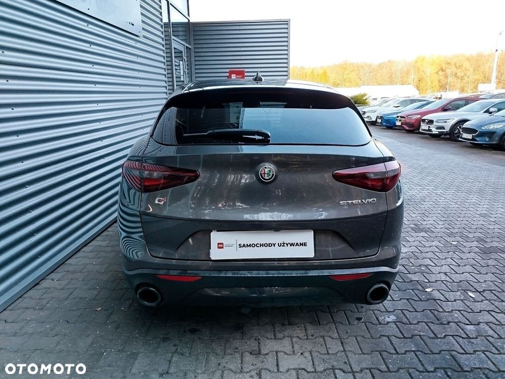 Alfa Romeo Stelvio 2.0 Turbo Sprint Q4 - 6