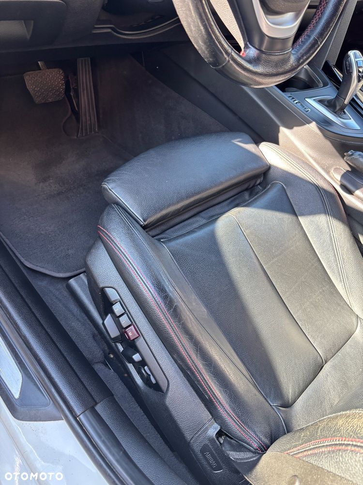 BMW Seria 3 328i Sport Line - 18