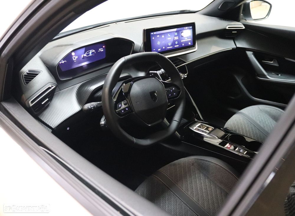 Peugeot 2008 1.2 Hybrid Allure e-DCS6 - 12