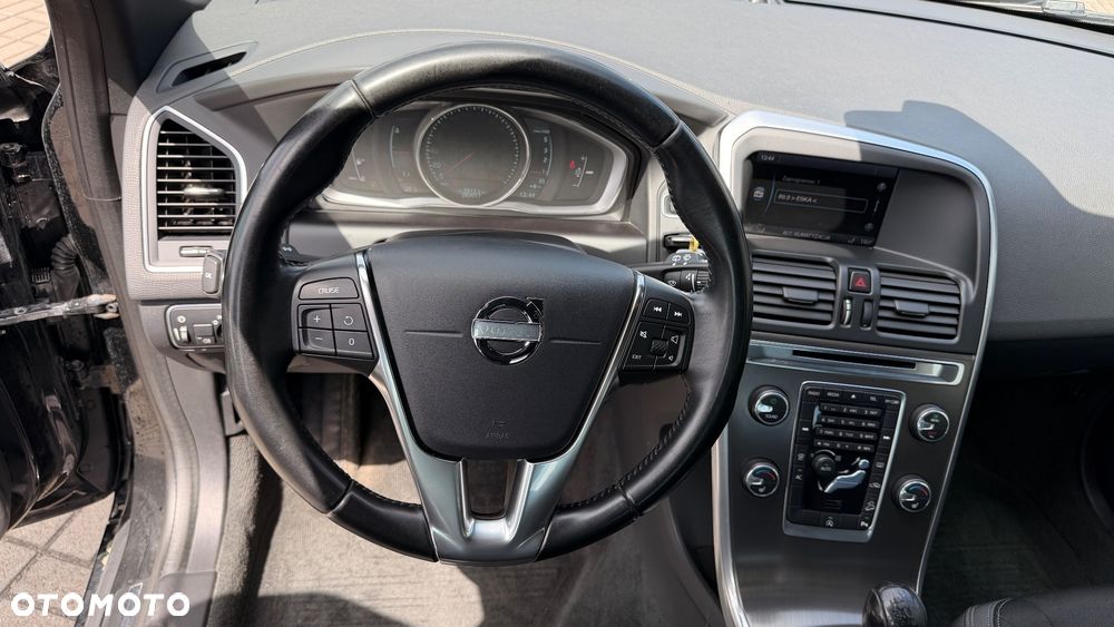 Volvo XC 60 D4 AWD Momentum - 8