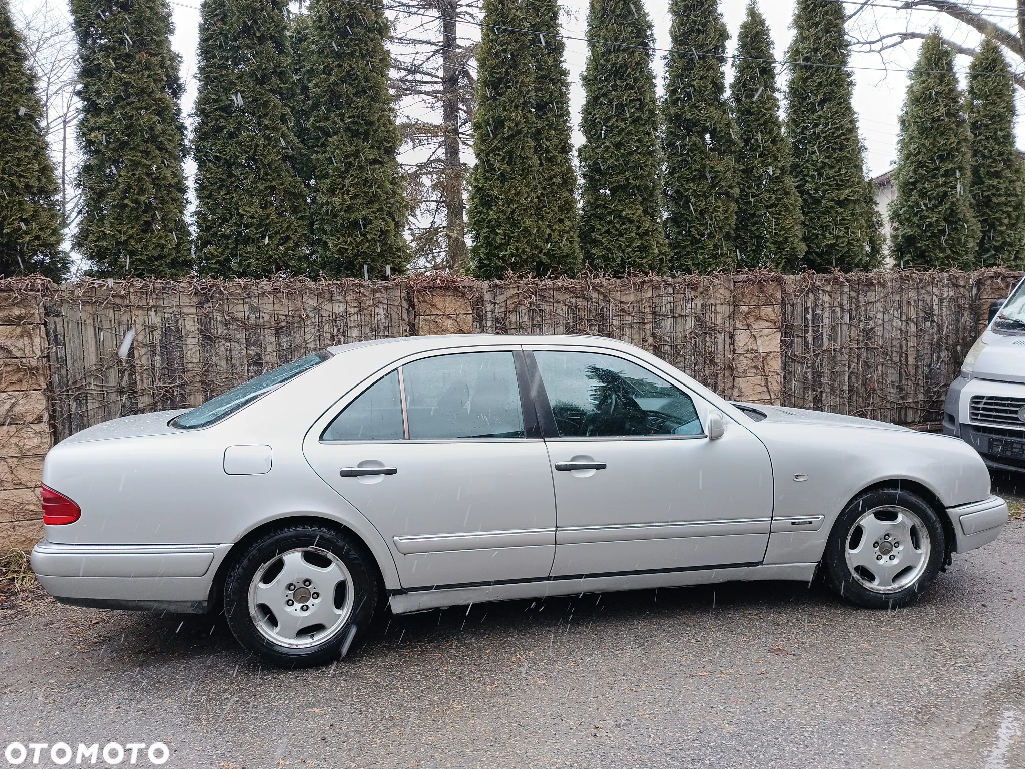 Mercedes-Benz Klasa E 250 TD Elegance - 6