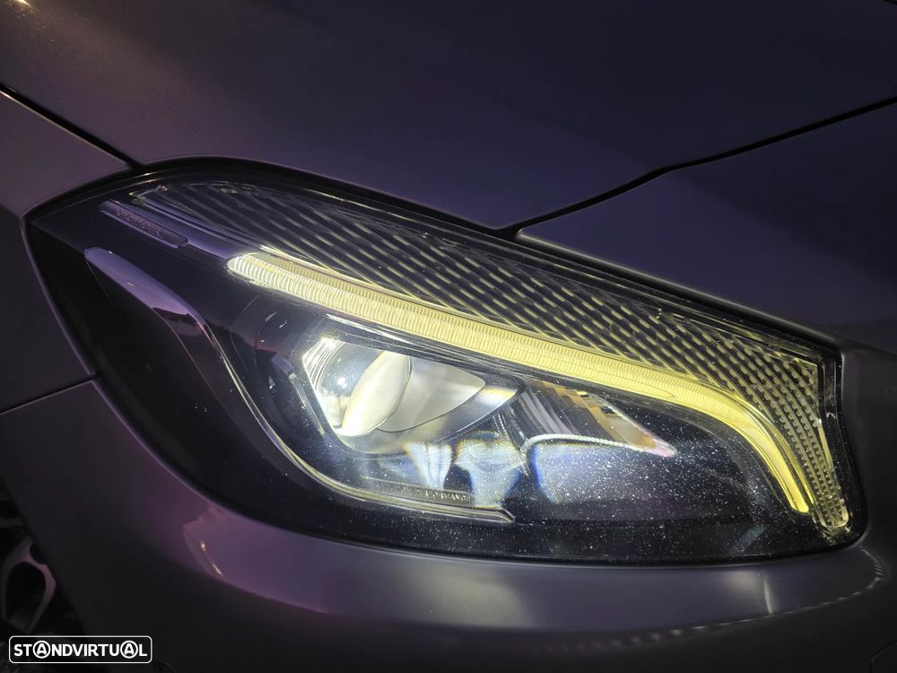 Mercedes-Benz A 180 AMG Line - 17