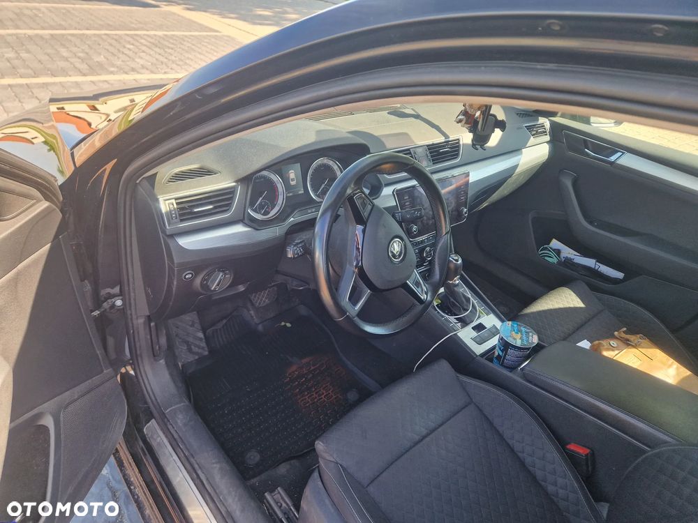 Skoda Superb 2.0 TSI Ambition DSG - 7