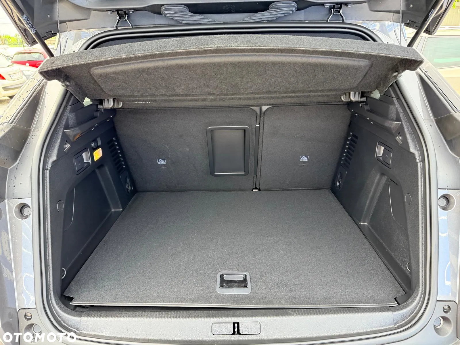 Peugeot 3008 1.6 PureTech Hybrid PHEV Allure S&S EAT8 - 28