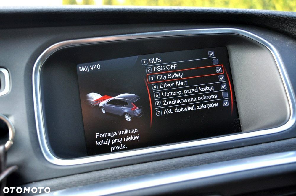 Volvo V40 Cross Country D2 Summum - 32