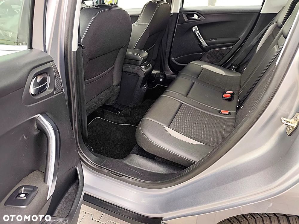 Peugeot 2008 - 17