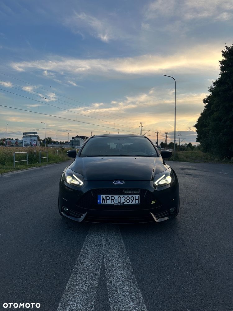 Ford Focus 2.0 EcoBoost ST - 2