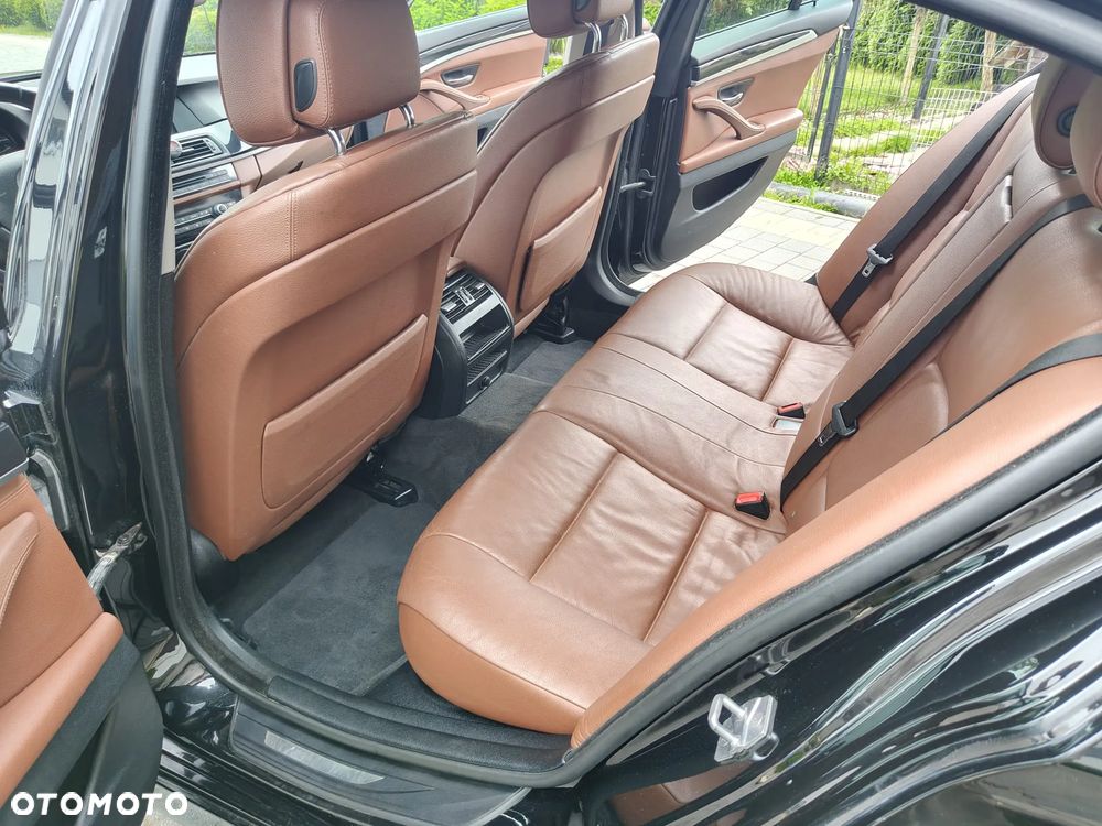 BMW Seria 5 525d - 10